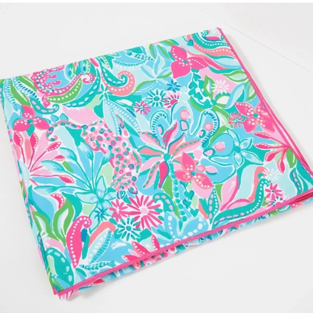 Lilly Pulitzer lounge beach towel 40x72